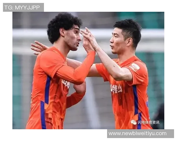 四冠中锋提前备战新赛季展现冠军气质与决心