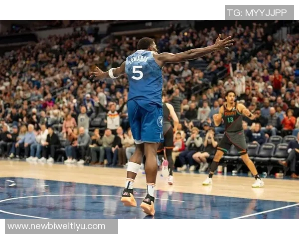 迈尔斯布里奇斯外线表现不佳21投8中贡献21分5篮板5助攻 迈尔斯布里奇斯外线表现不佳21投8中贡献21分5篮板5助攻