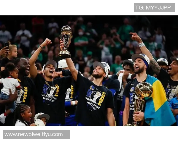 库里赞追梦独特贡献小佩顿展现个人风格助力球队 库里赞追梦独特贡献小佩顿展现个人风格助力球队