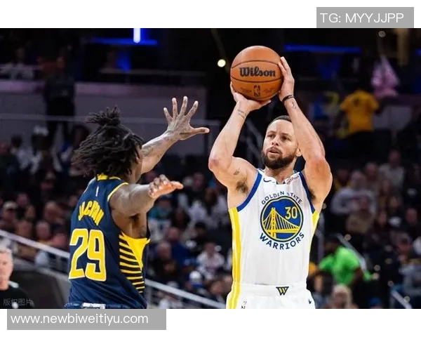 科尔盛赞库里在球队中的核心地位一切战术围绕他展开